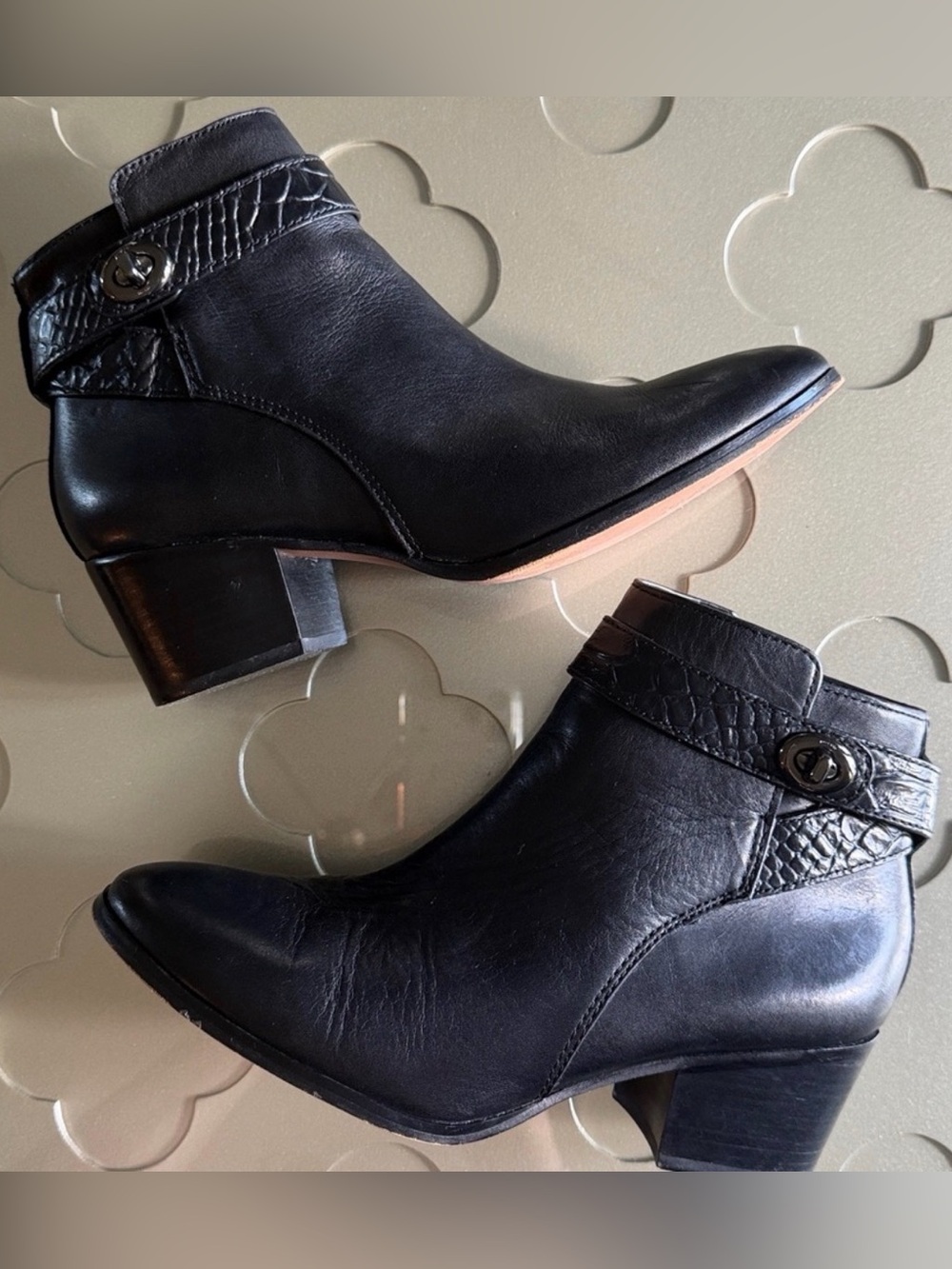 COACH Patricia Black Leather Ankle Boots Turnlock Block Heel Booties Size 6 - Picture 16 of 16